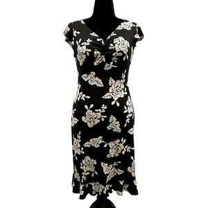 Black Ivory Floral Midi Dress Ruched V-Neck Flutter Sleeve Ruffle Hem M BCBG